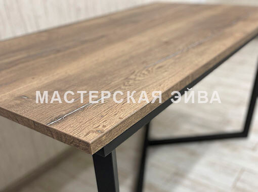 металлический обеденный стол